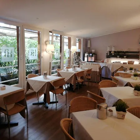 Roberta Hotel
